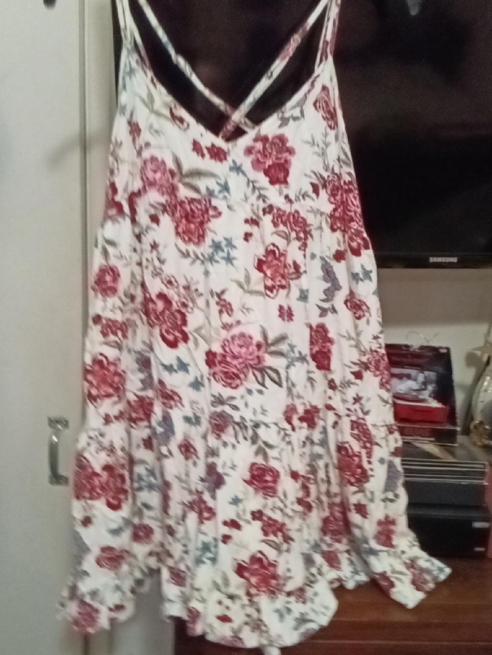 Women's AMERICAN EAGLE White Floral Tiered Sundress with Red Rose Print